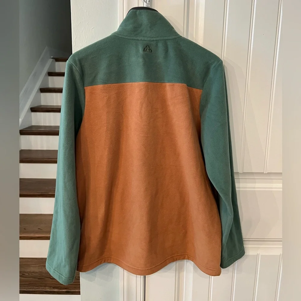 Eastern Mountain Sports excellent soft